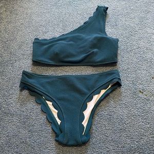 Cupshe one shoulder scalloped bikini